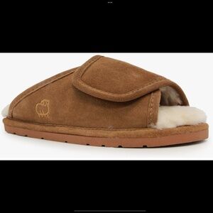 LAMO Ladies Sheepskin Wrap Slippers Chestnut Size XL. 9-10